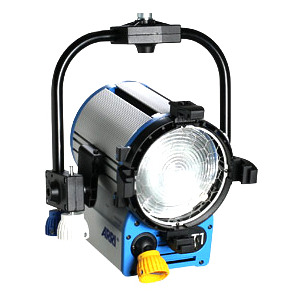 Изображения ARRI L3.39610.I - ГАЛОГЕННЫЙ ОСВЕТИТЕЛЬ ARRI TRUE BLUE T1 L3.39610.I