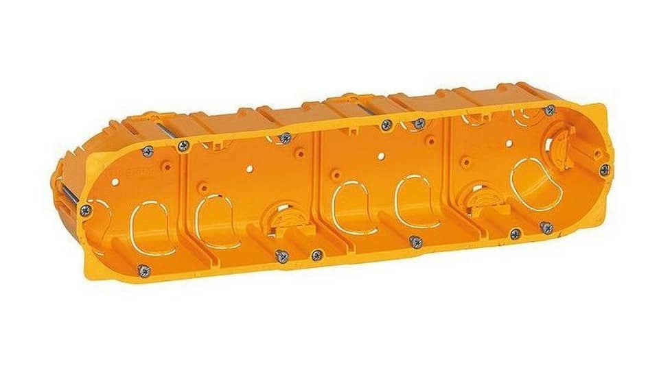 Изображения LEGRAND Batibox для сухих перегородок 4-ная, 10-мод., глубина 50 мм, 080054