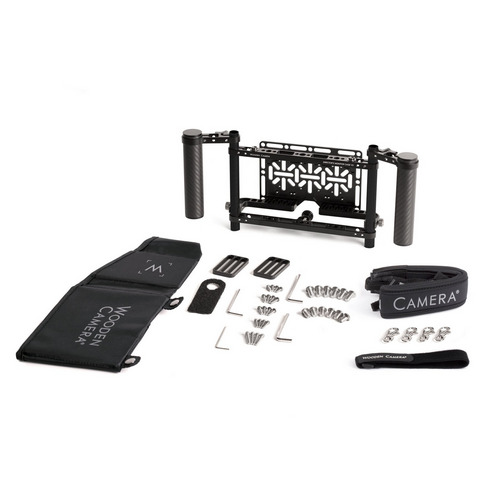 Изображения WOODEN CAMERA Director's Monitor Cage v3 with Carbon Fiber Handgrips, 270000